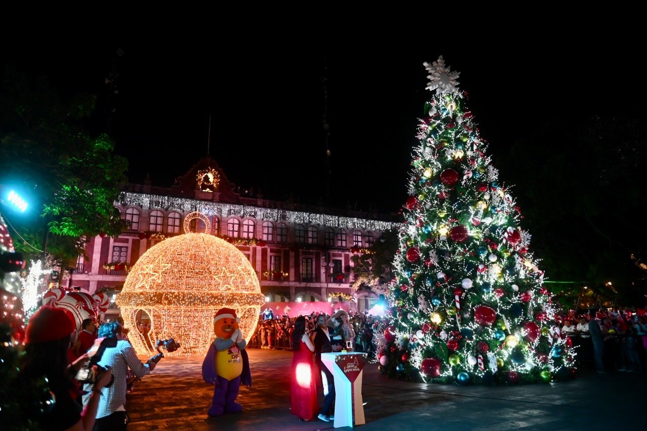 INAUGURAN EL FESTIVAL “LUCES DE ESPERANZA”